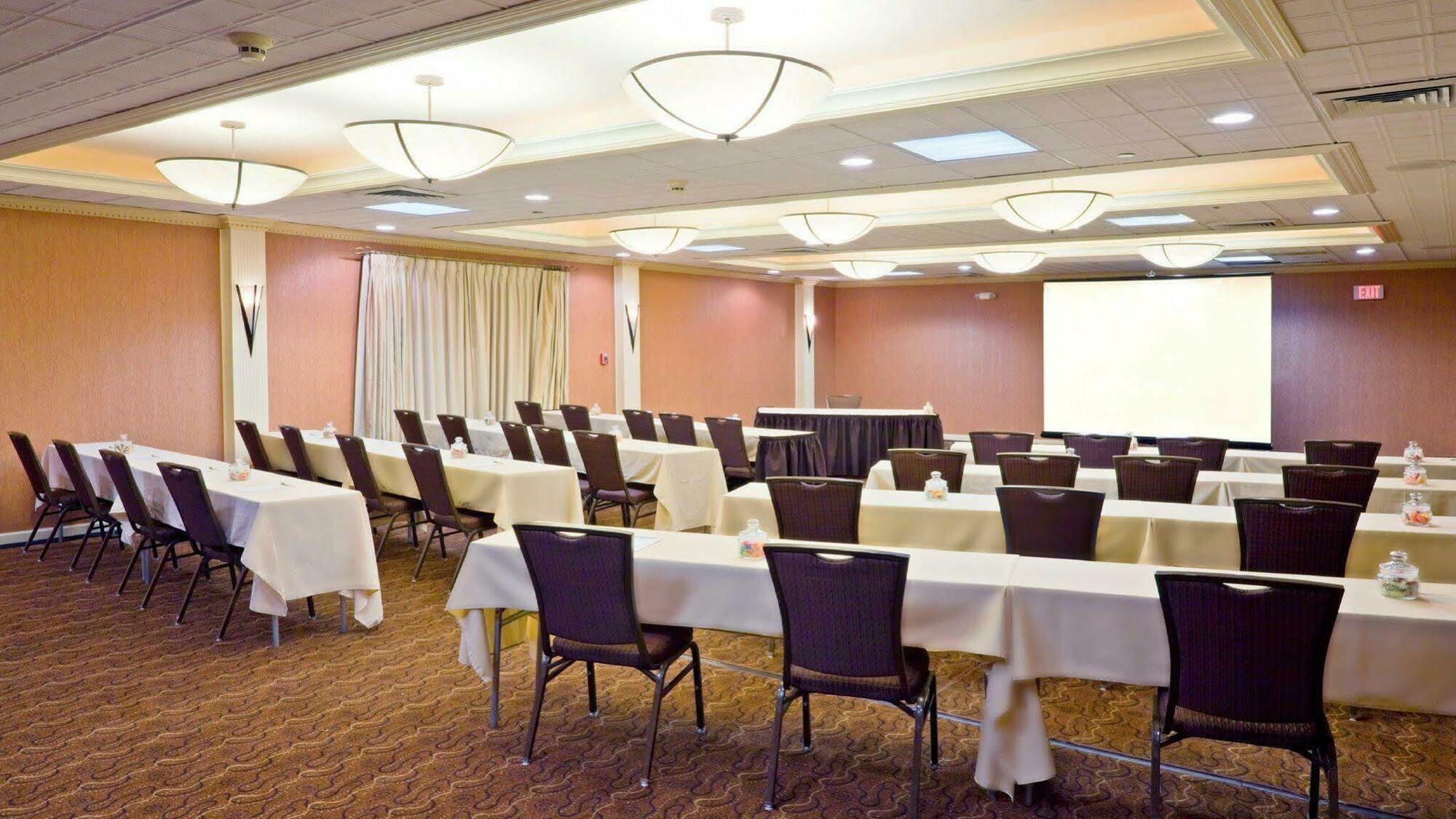 Holiday Inn & Suites Parsippany Fairfield By Ihg Extérieur photo