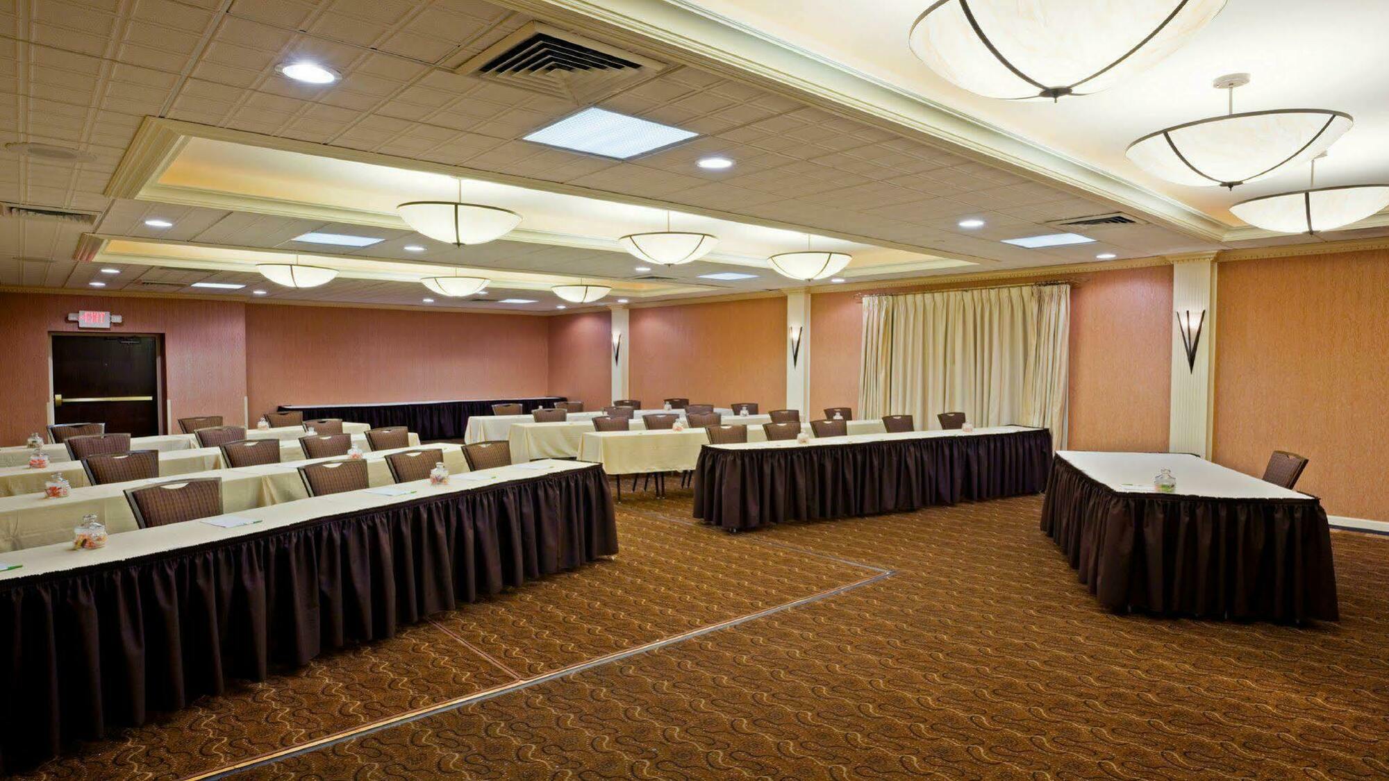 Holiday Inn & Suites Parsippany Fairfield By Ihg Extérieur photo
